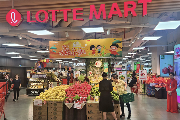 大型スーパー　徒歩5分